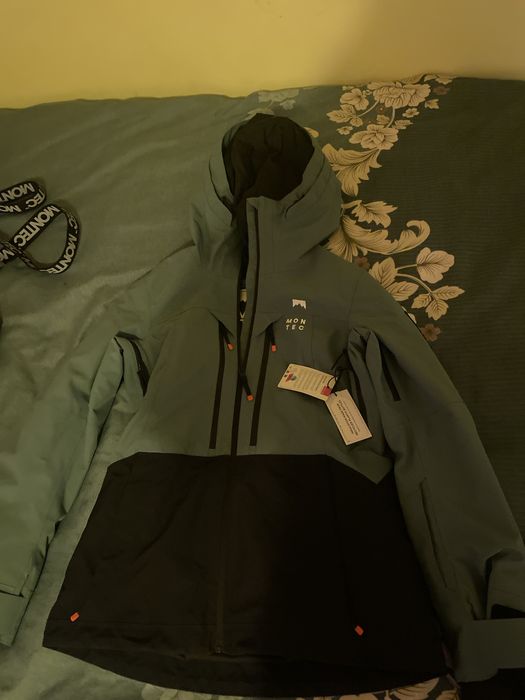 Haine montec cu eticheta