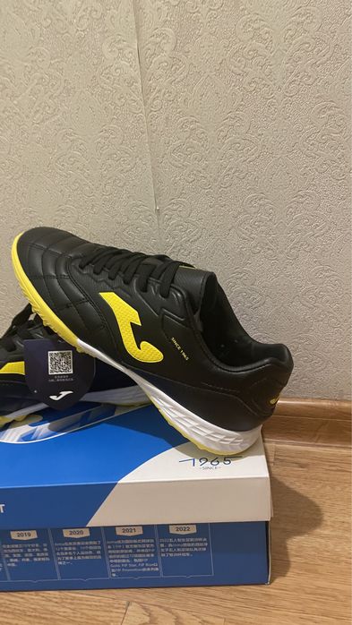 Продам новые футзалки/сороконожки Joma!