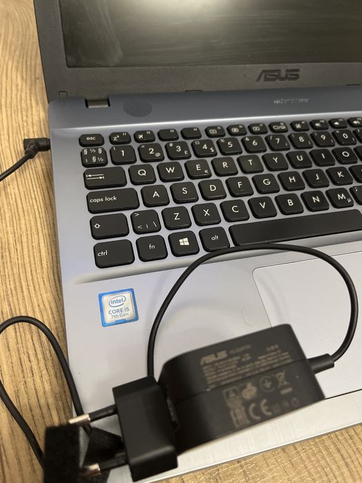 Laptop Asus X541UAK/ i5 GEN 7 / SSD 128 GB / 8 GB RAM