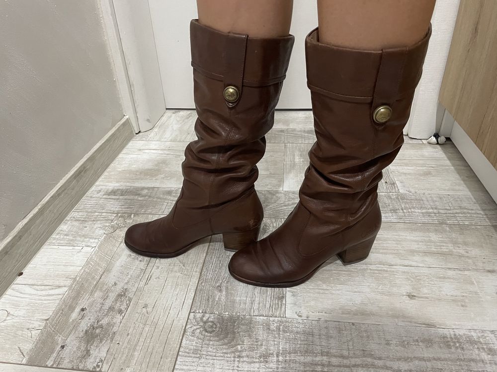 Оригинални кожени ботуши Coach