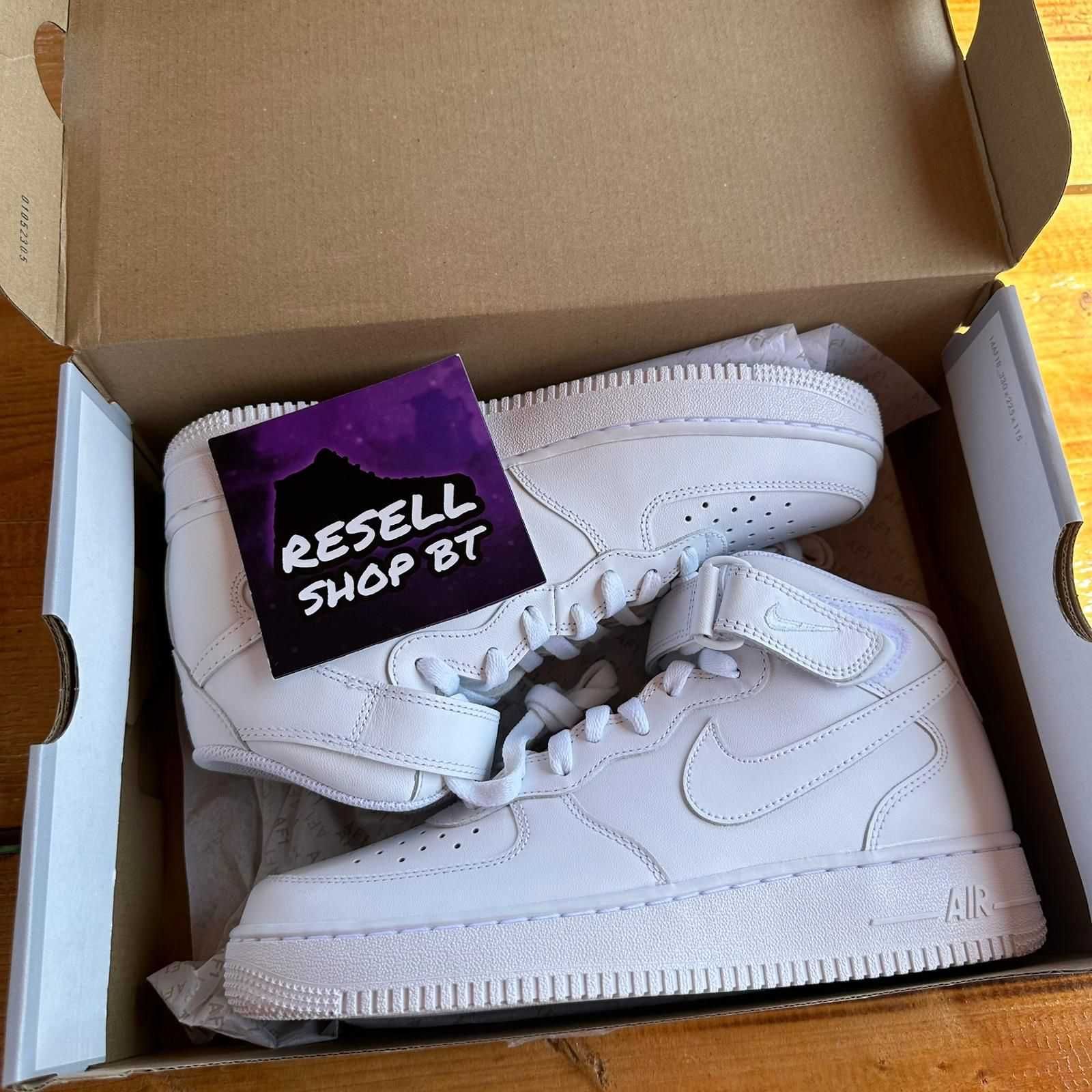 Nike Air Force 1 Mid Triple White