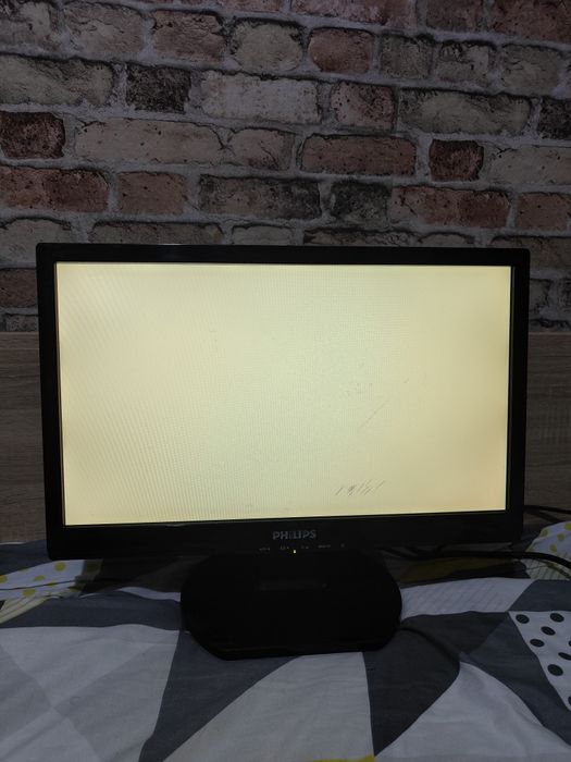 Монитор Philips 18.5"