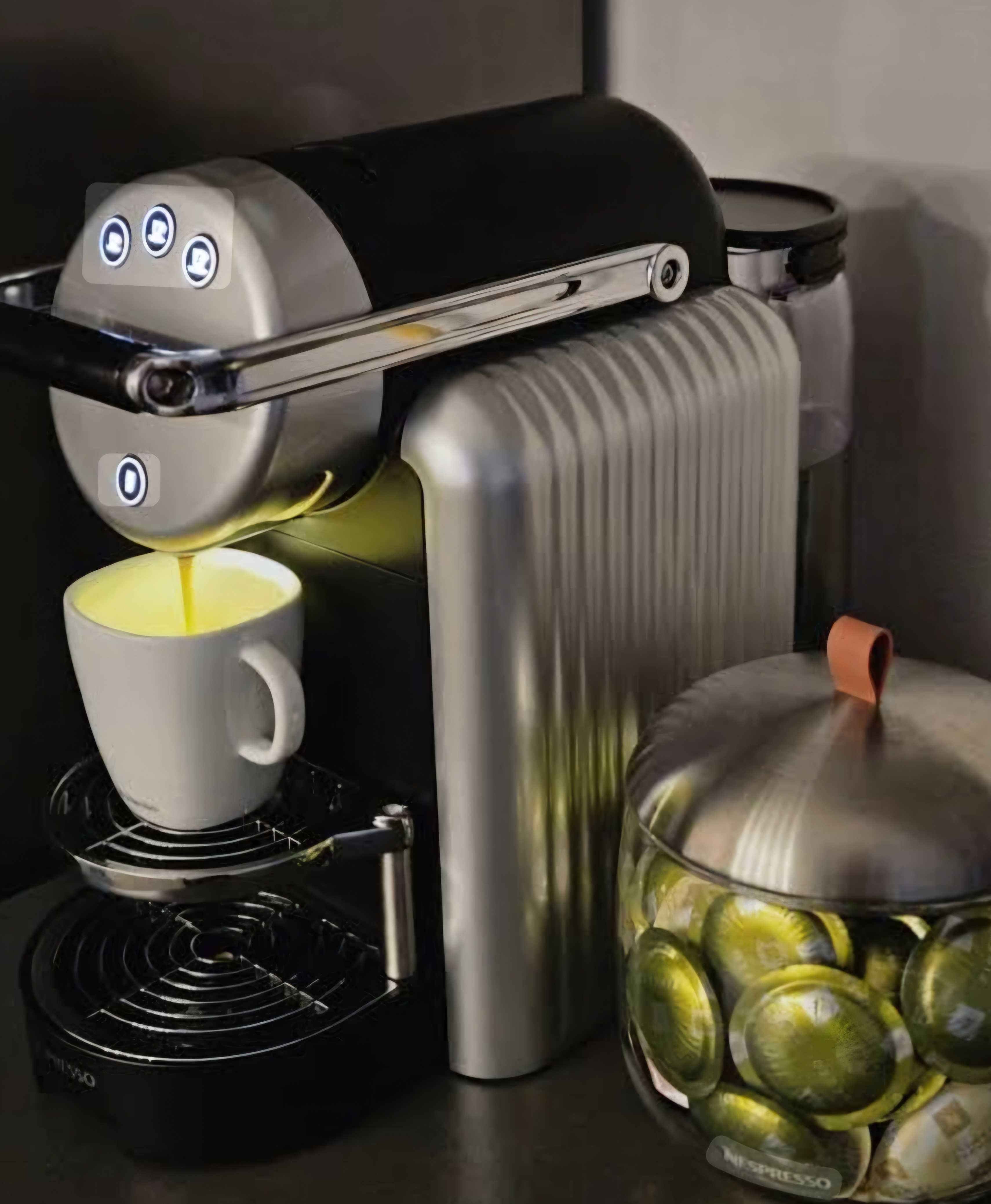Espressor profesional NESPRESSO Zenius – nou, sigilat + capsule cadou!