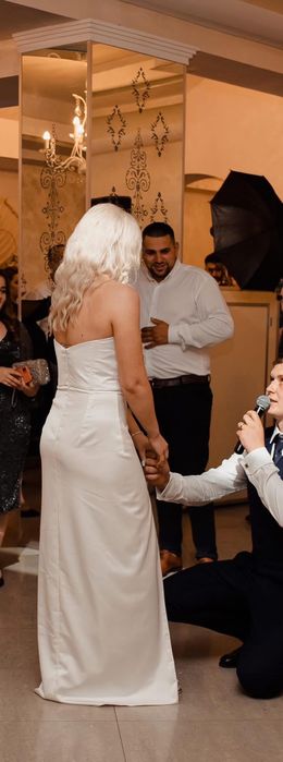 Vând rochii de mireasă!