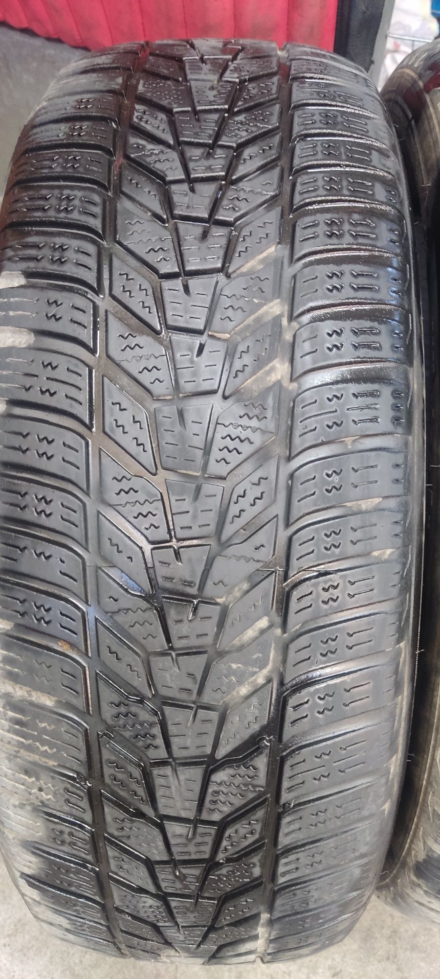 Зимни гуми hankook 215/60/17