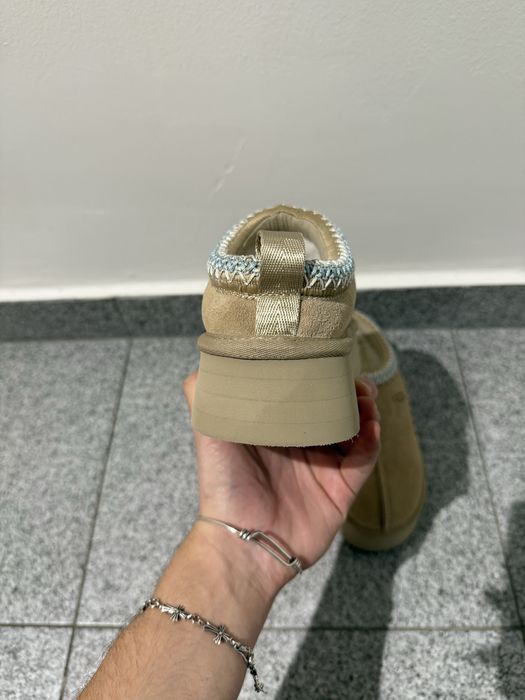 UGG Tazz Sand - marimea 38 pe stoc