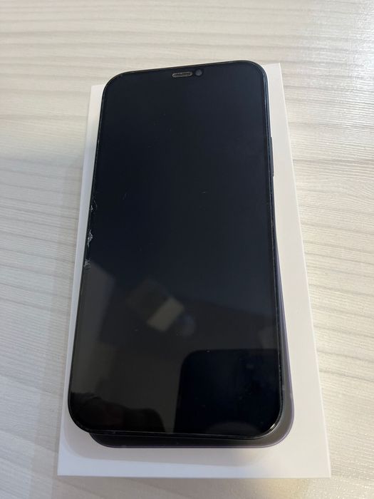 Vand Iphone 12 black