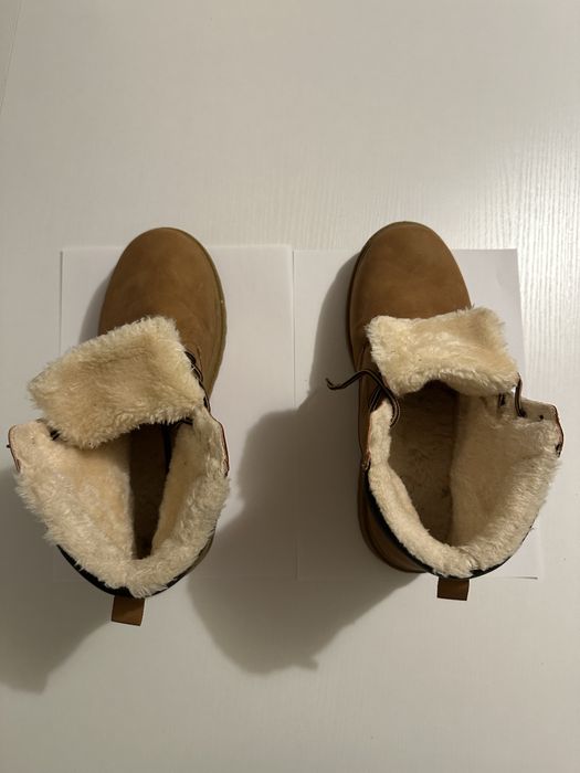 Vand bocanci de iarna, marimea 43, imblaniti, exterior sintetic