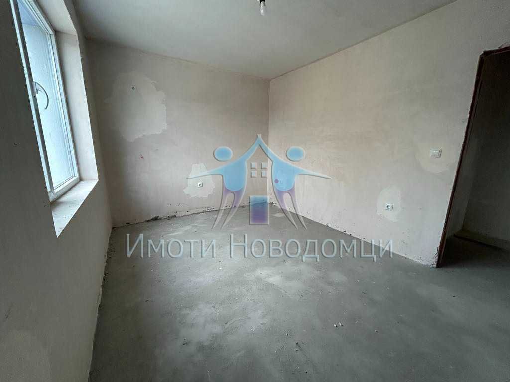 Продава се Тристаен апартамент в Шумен, Пазара - 95 кв.м за 1047 €/кв.м - Снимка #2