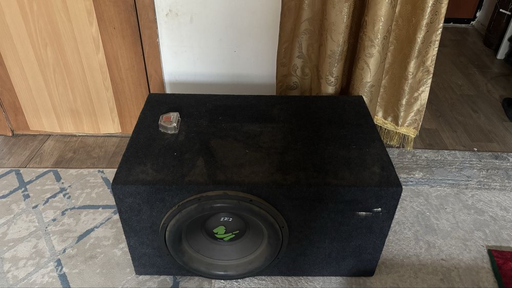 Продам Сабвуфер в хорошем состояние