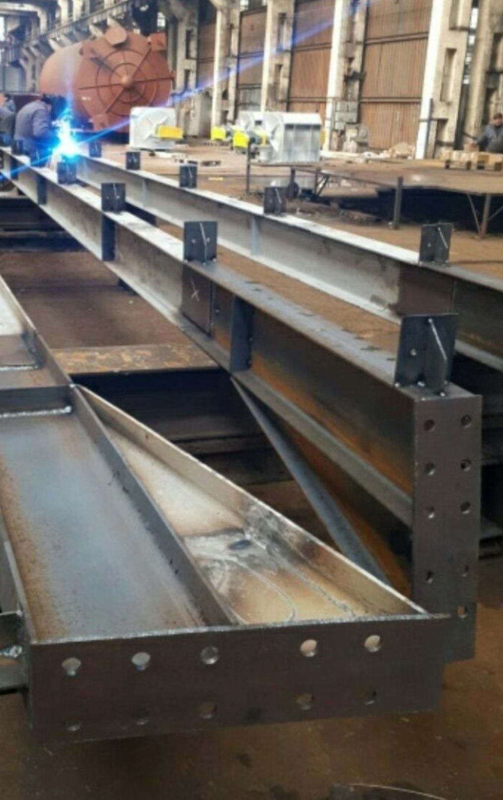 Vand hală metalica 15m×15m×4.5m si 15m×25m×4m