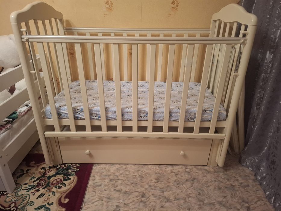 Продам детскую кроватку