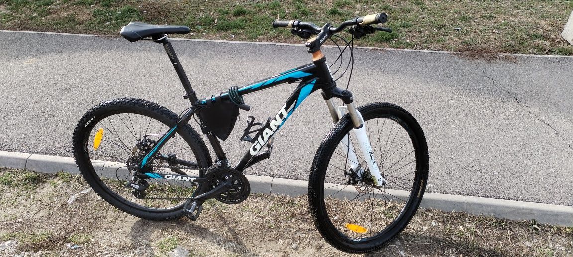 Vand Bicicleta Giant pe 27.5"