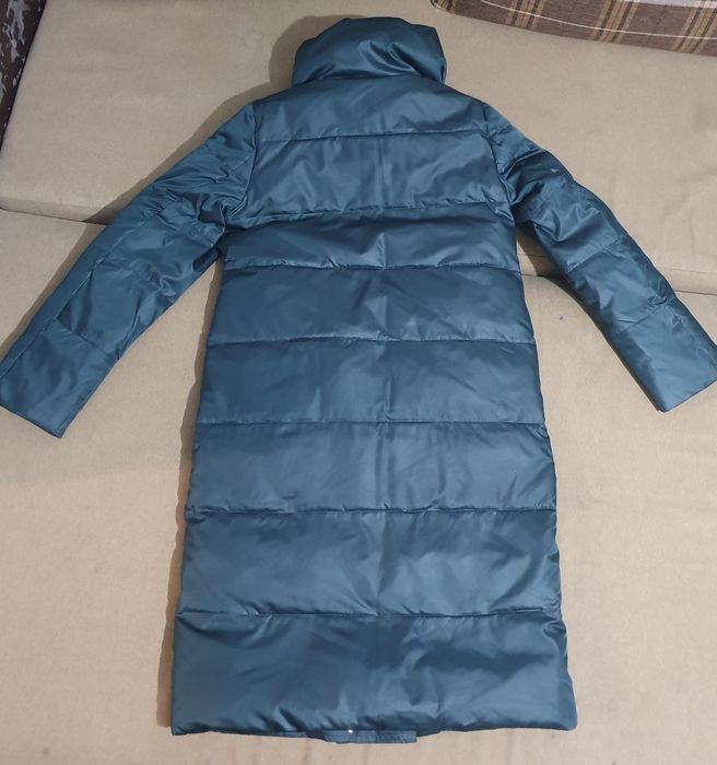 Продам зимнюю женскую куртку