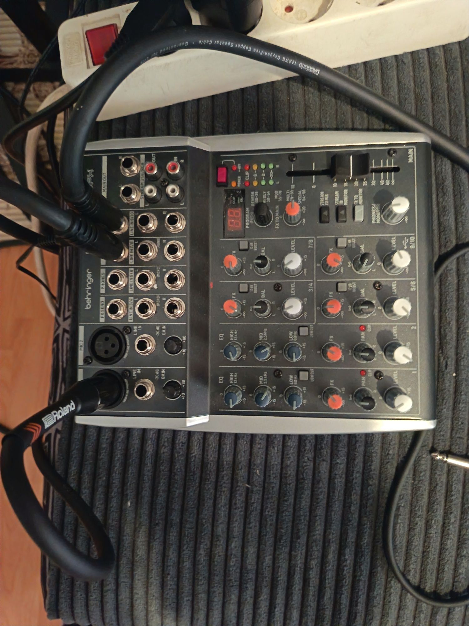 Миксер/ mixer смесител Behringer Xenyx 1002 sfx
