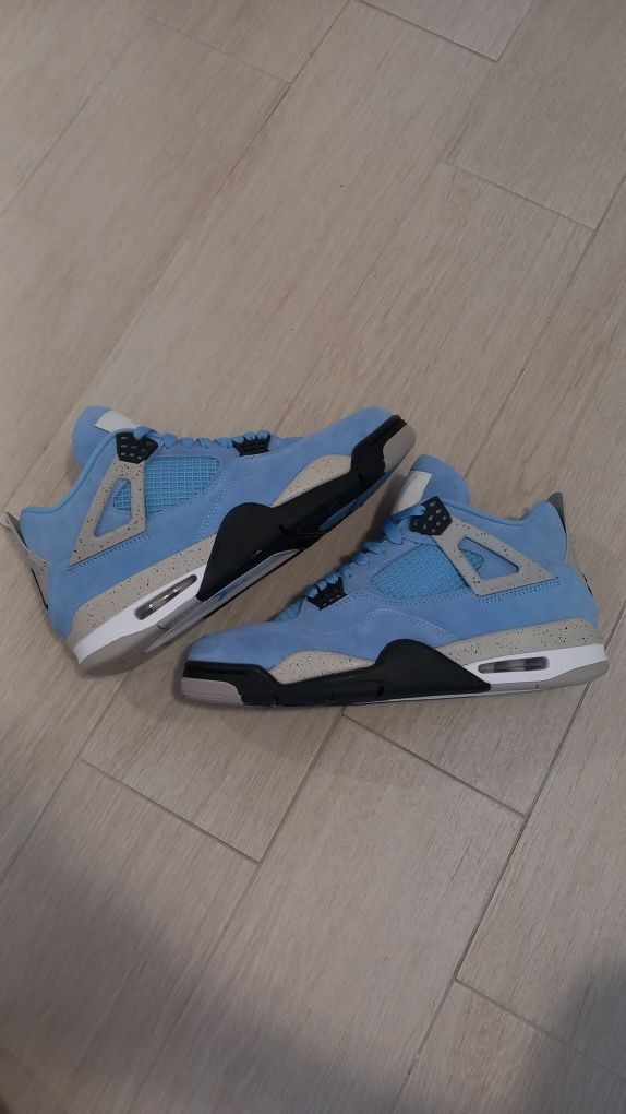 Jordan 4 University Blue