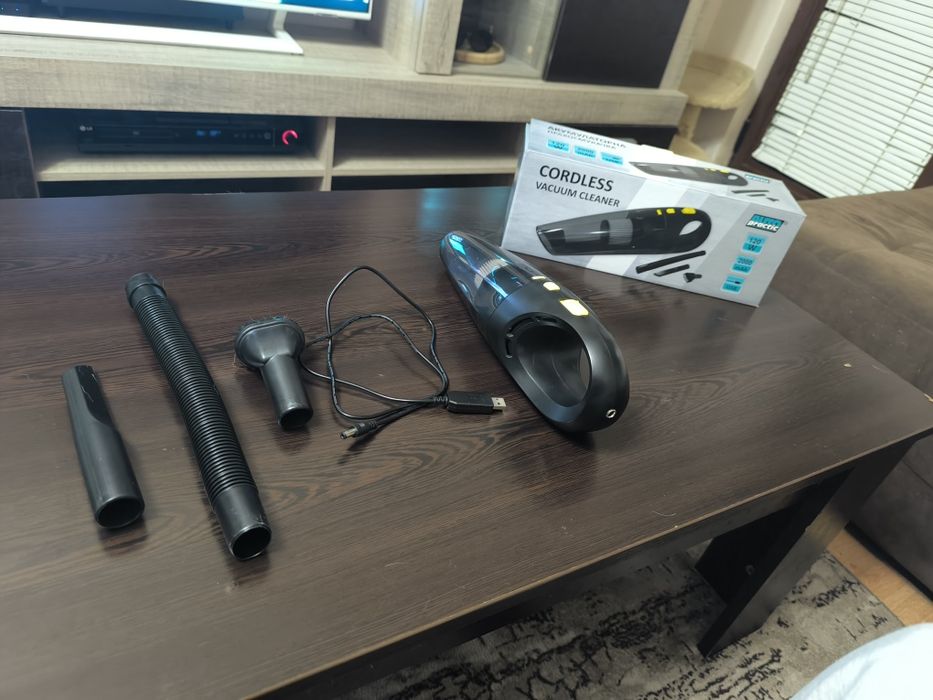 Акумулаторна прахосмукачка 120W с USB