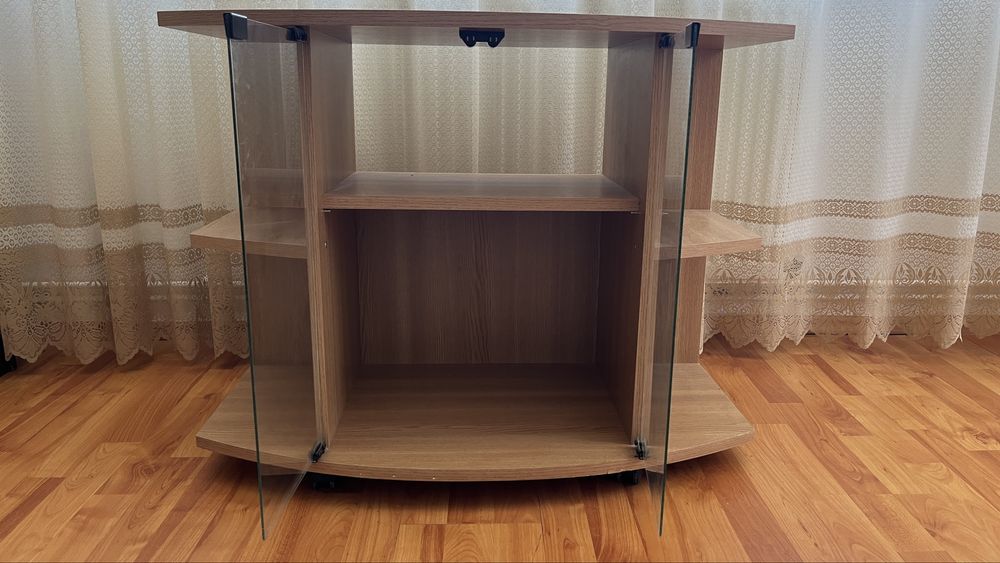 Vitrină / Măsuță TV din lemn cu uși din sticlă