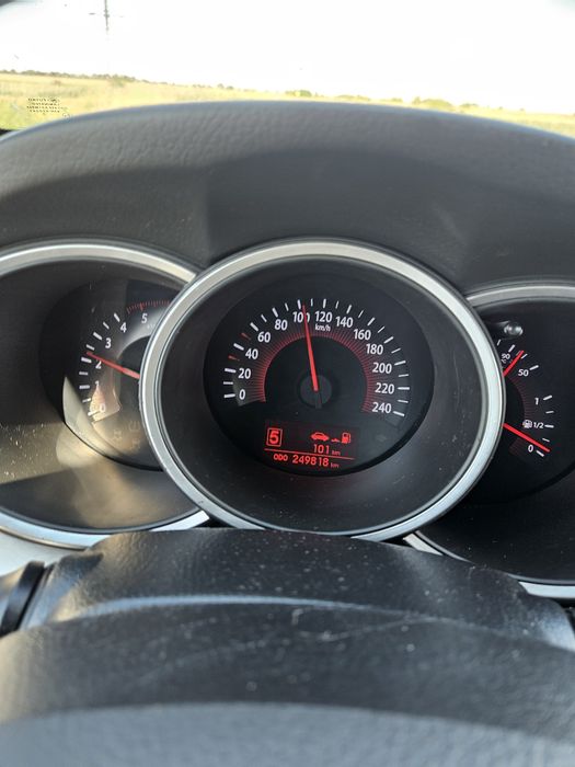 Kia Sorento 2011, 300 000 km(navigatie, subwoofer)