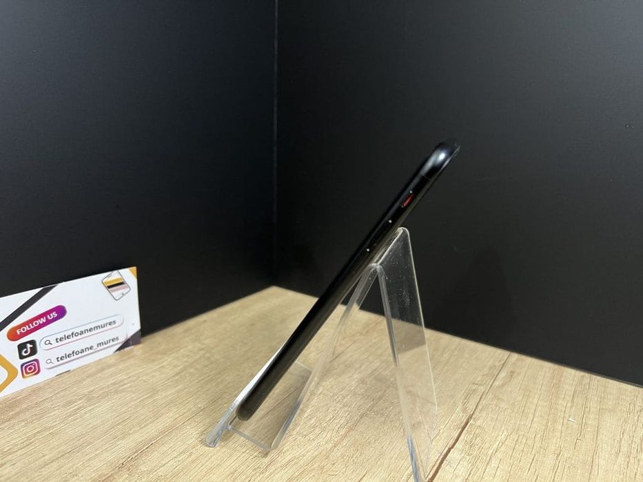 iPhone SE(2020) 64Gb Black Second-Hand Bun 3 ani garanție, Telefoane M
