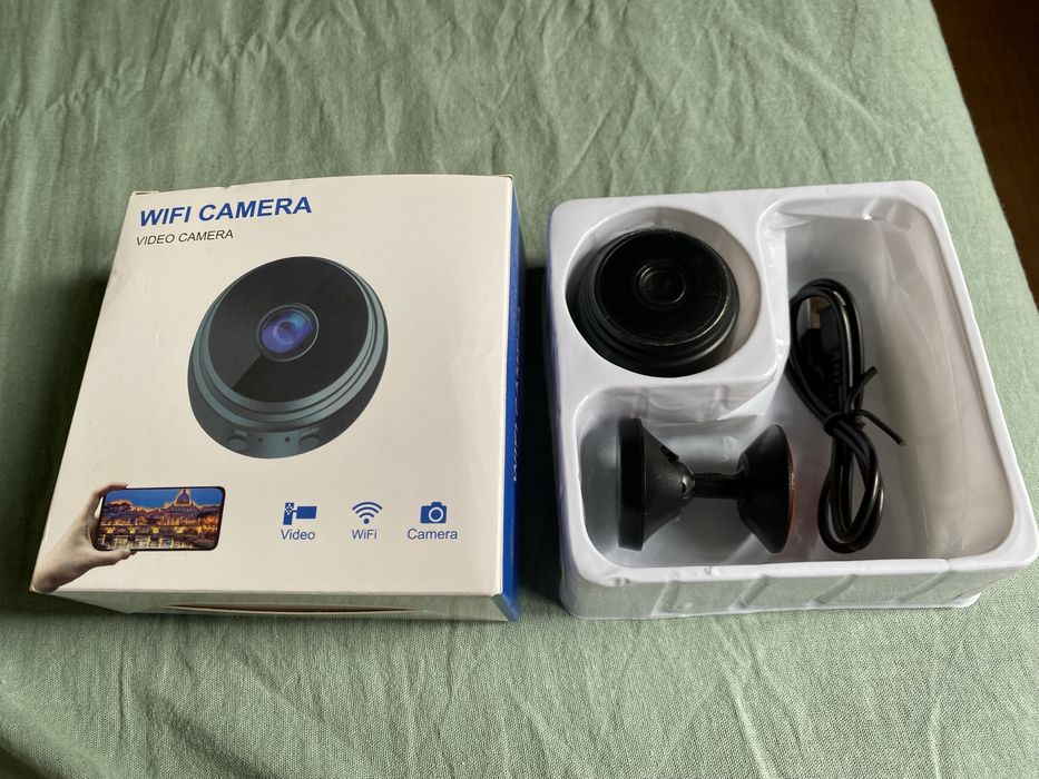 Camera wifi mini cu acumulator incorporat