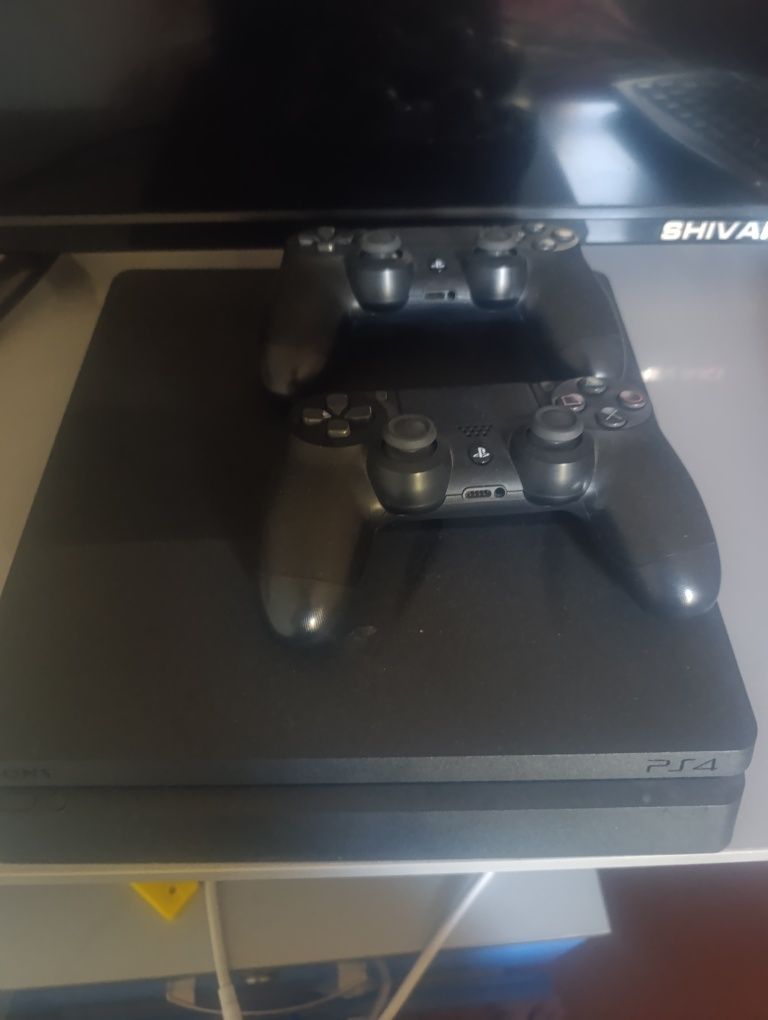 Sony Playstation 4 proshivka 5.05 GoldHen i igry bez korobok i dokumen