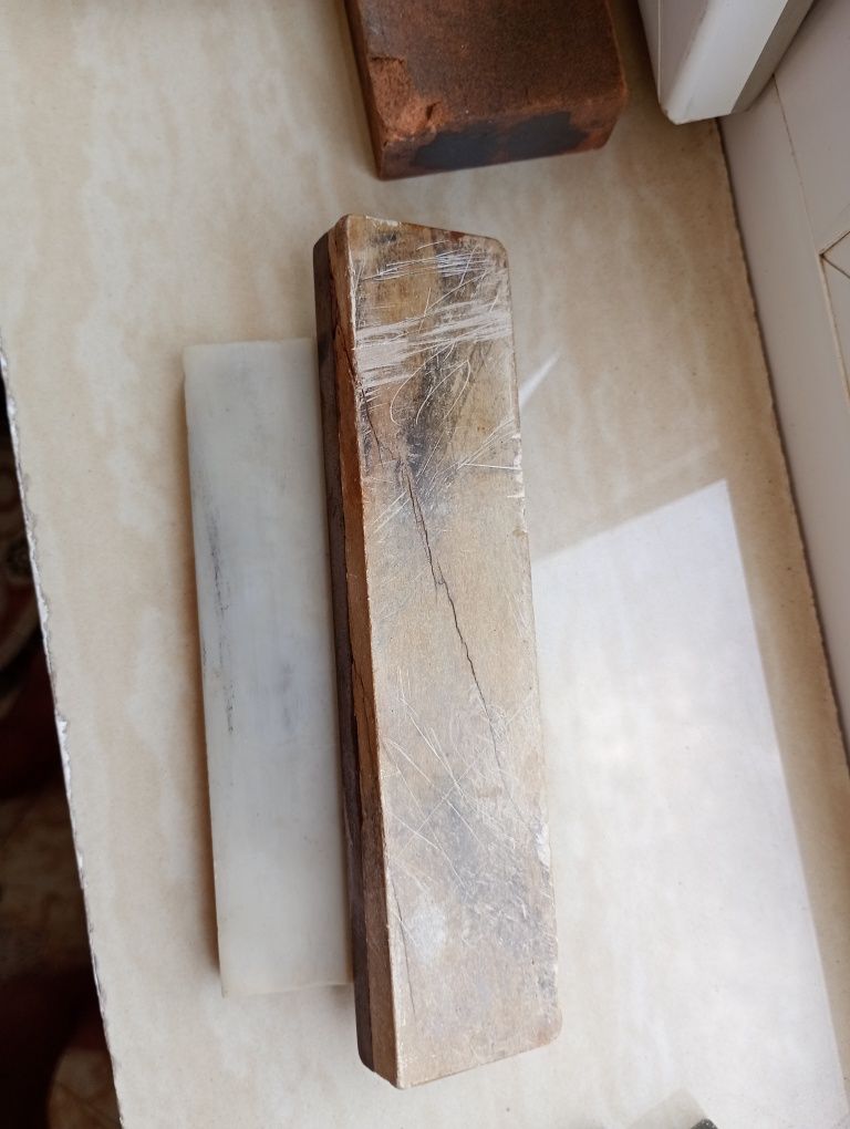 pietre fine pentru ceasornicatie-bijuterie