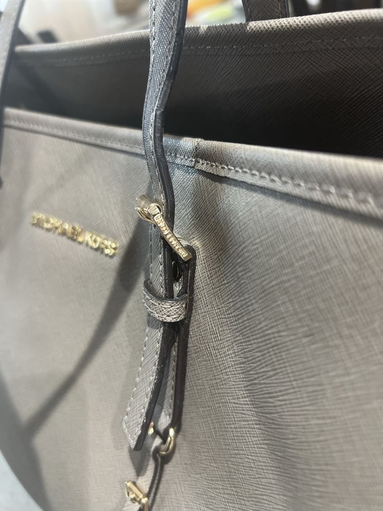 Дамска чанта Michael Kors
