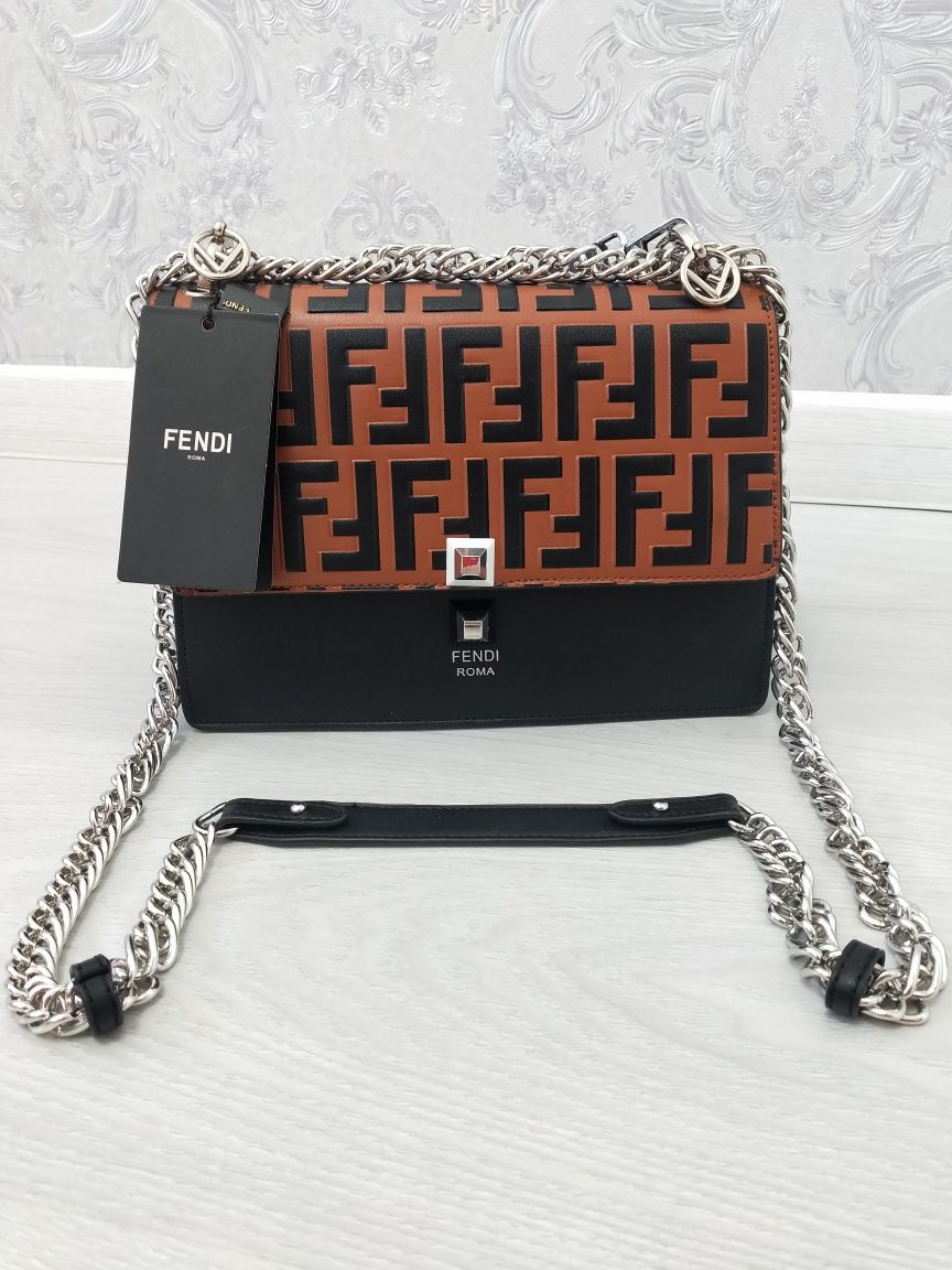 Вместительная Сумка Fendi идеально на подарок