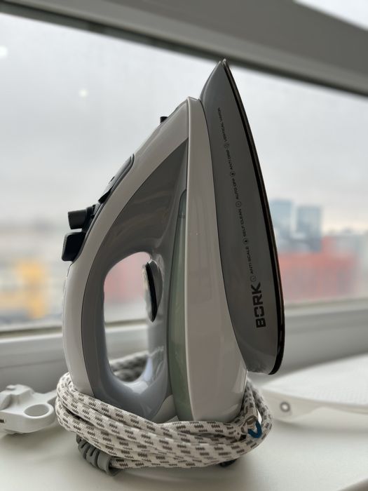 Утюг Bork новый