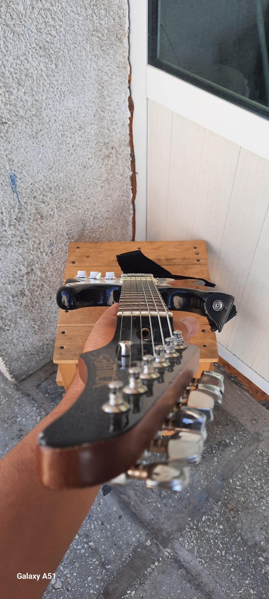 Elektro gitara SAMIC