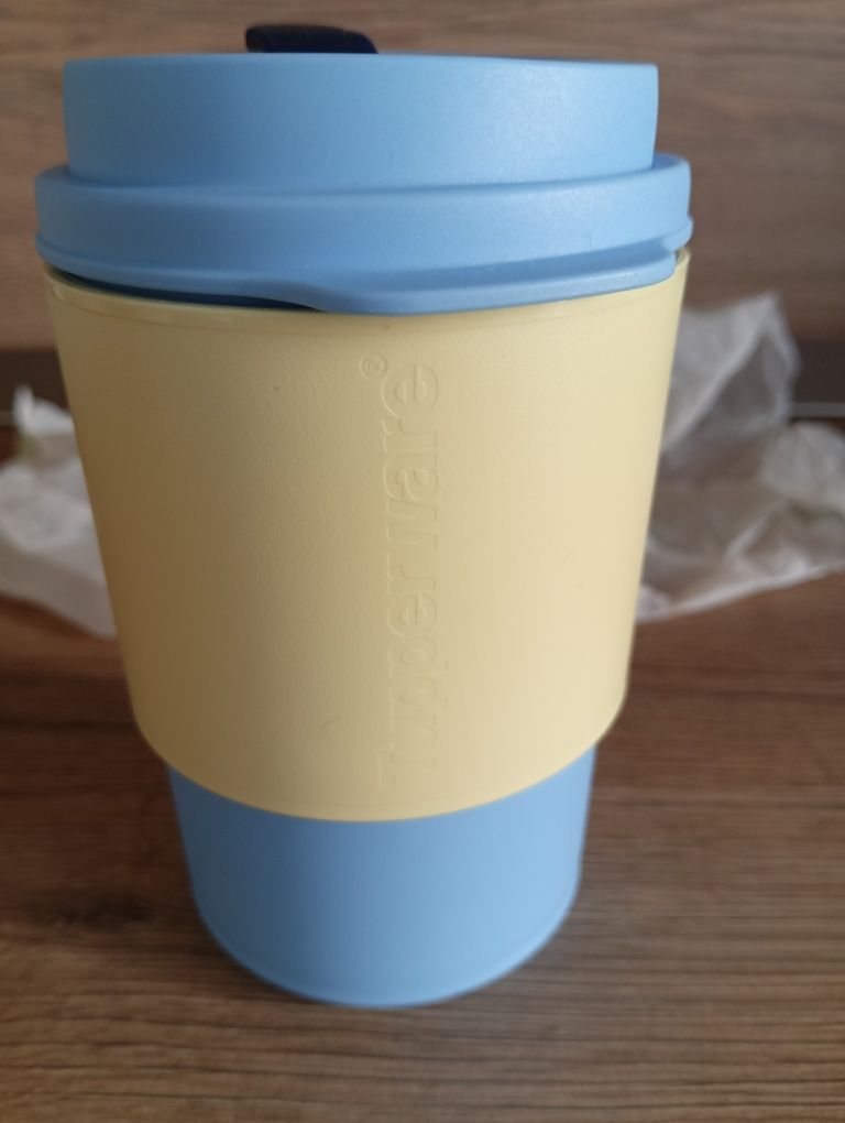 Tupperware чаша за кафе и мини чийзсмарт