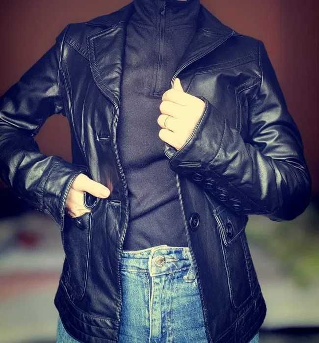 Geaca piele rosie Stradivarius