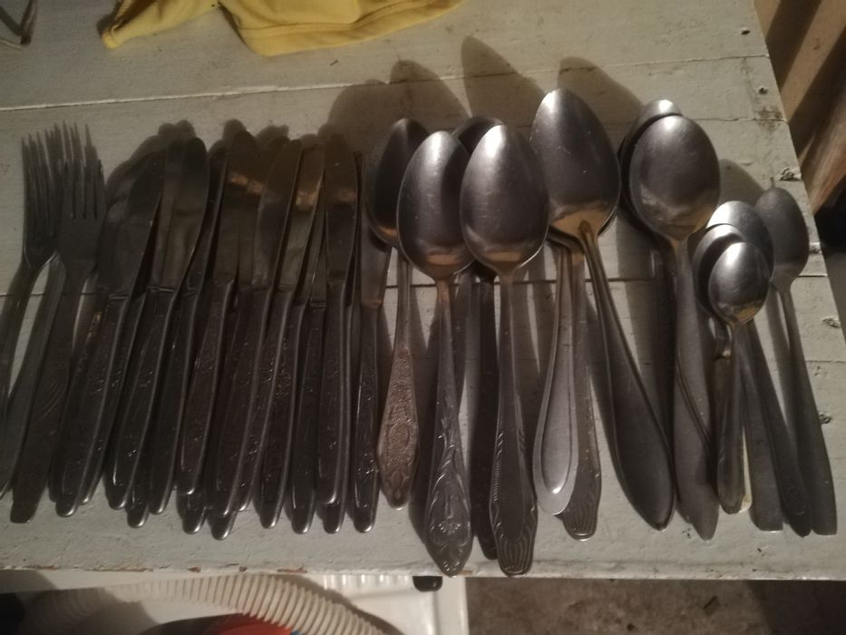 Продаются столовые ножи 19шт,ложки вилки, всего 40шт за 4500т