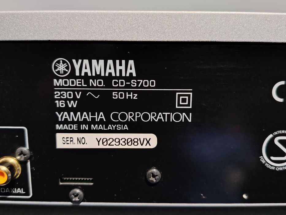 YAMAHA CD-S700 Natural Sound Compact Disc Player