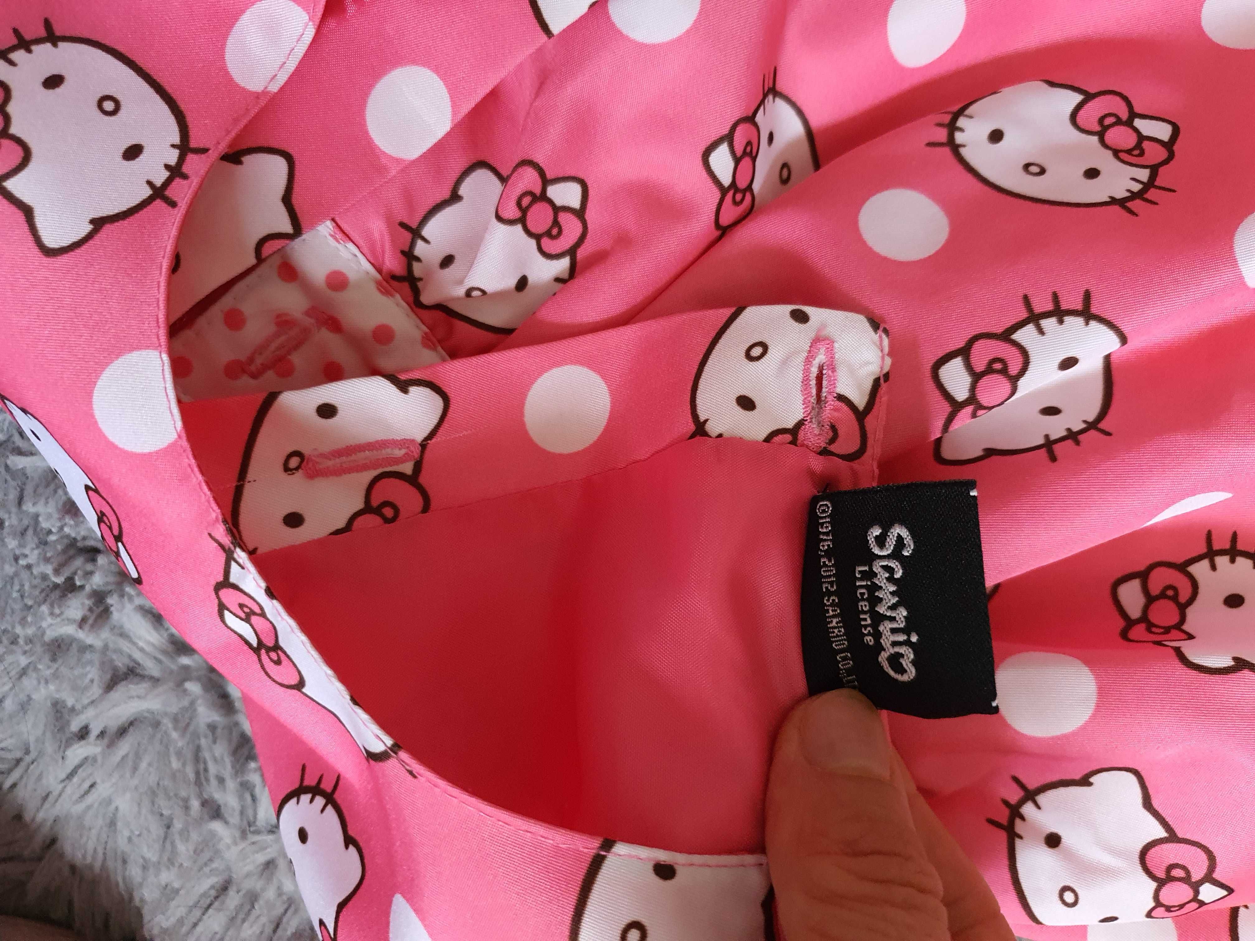 Rochita roz cu Hello Kitty varsta 3-4 ani