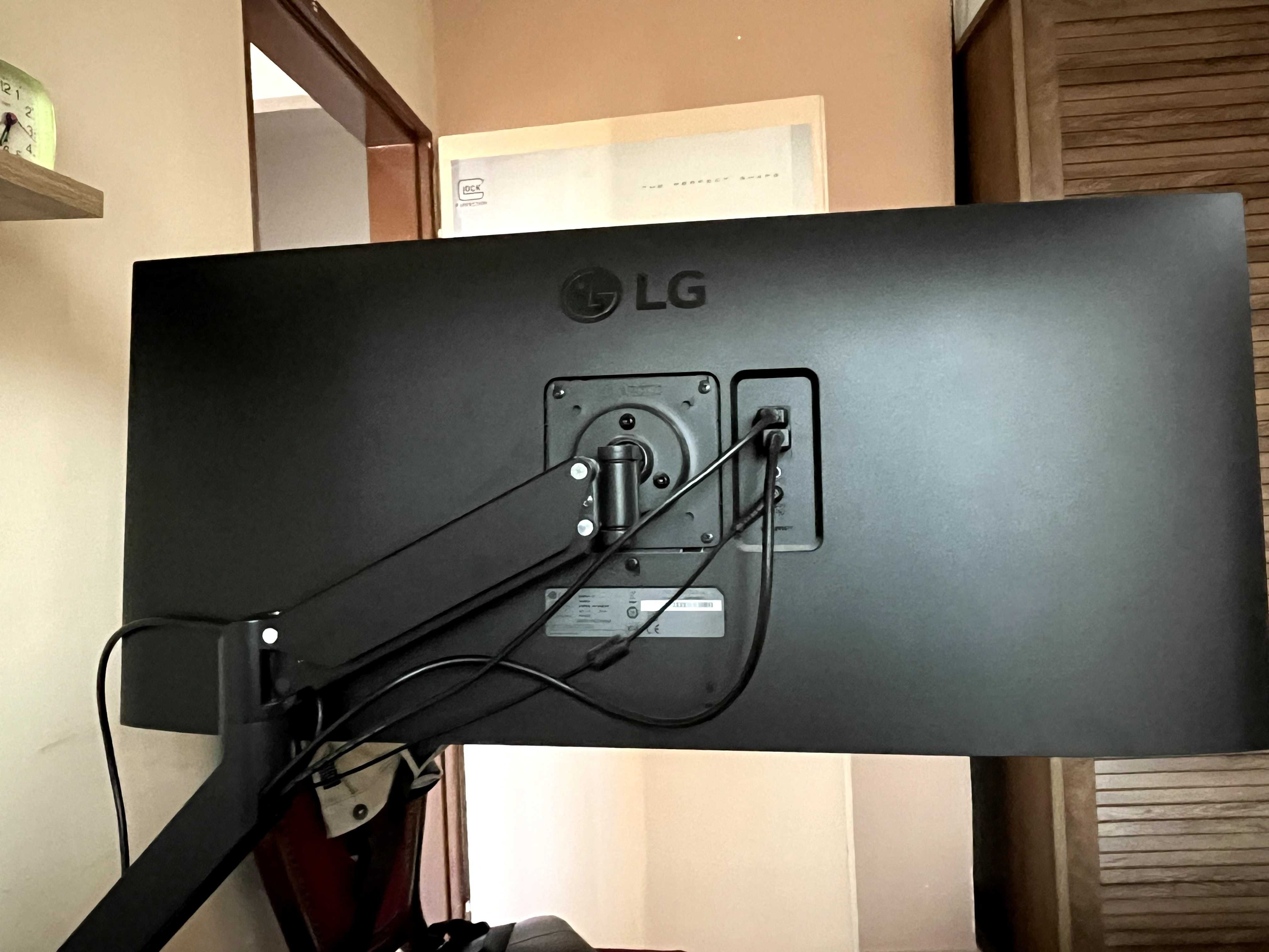 Монитор 34" LG 34WP550-B + ергономично рамо