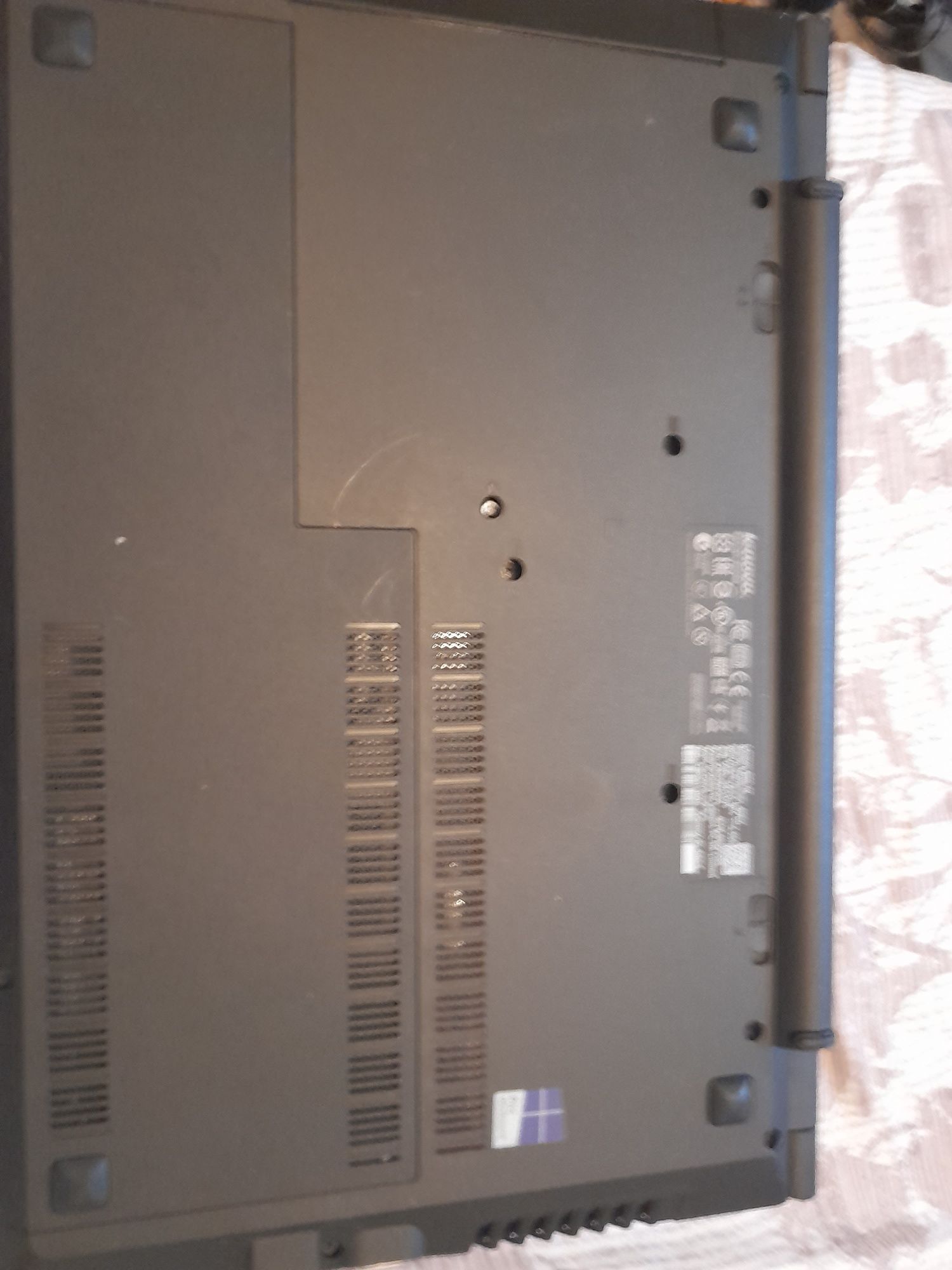 Laptop Lenovo i3 rami 8 giga