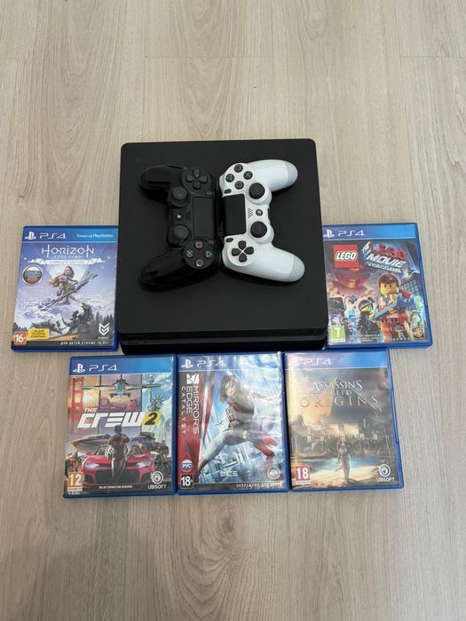 Игровая приставка Sony Playstation 4