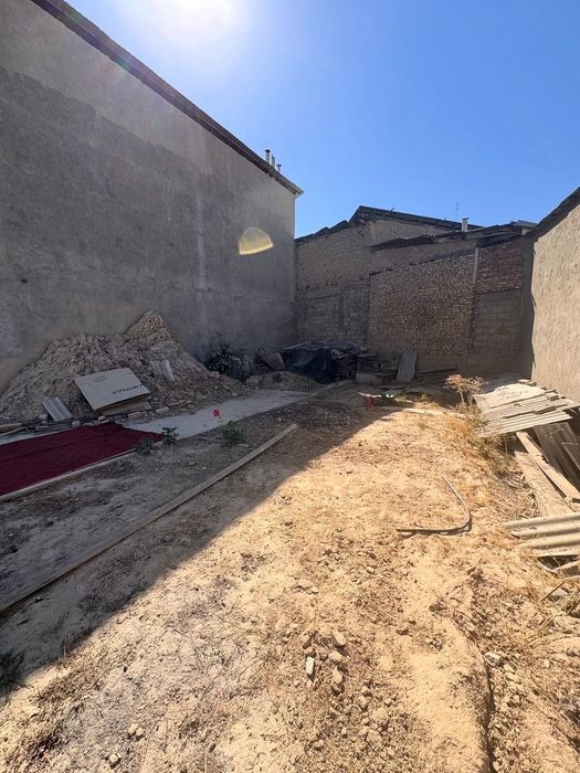 Dombirabod 4.3 sotix yer narxida