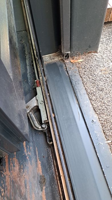 Reparatii Termopane usi și ferestre