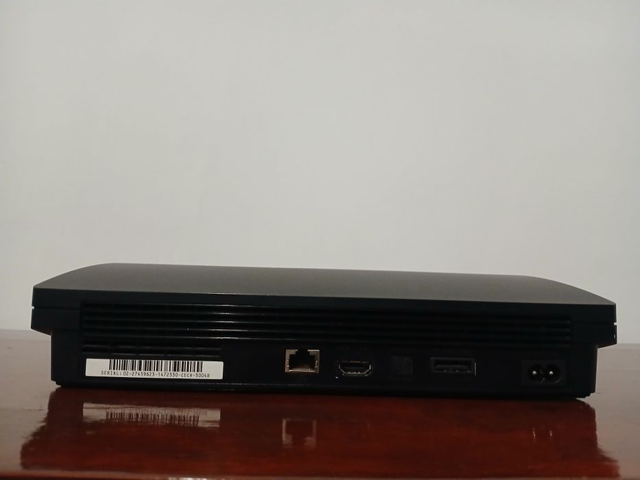 Vând ps3 cu o manetă