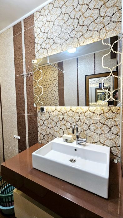 Дава се под наем Тристаен апартамент в Варна, Център - 100 кв.м за 611.49 € - Снимка #8