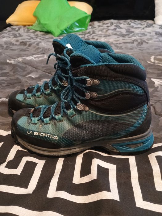 Туристически обувки