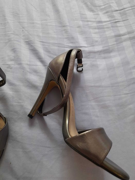 Sandale de damă argintiu sidefat