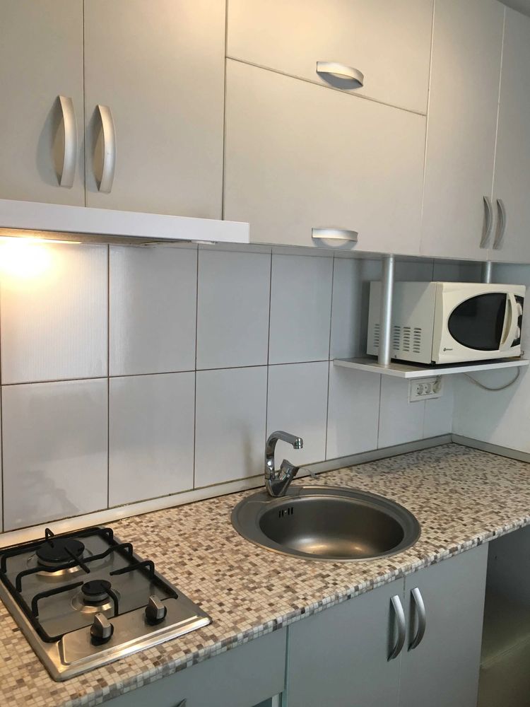 Inchiriez apartament langa satul de vacanta