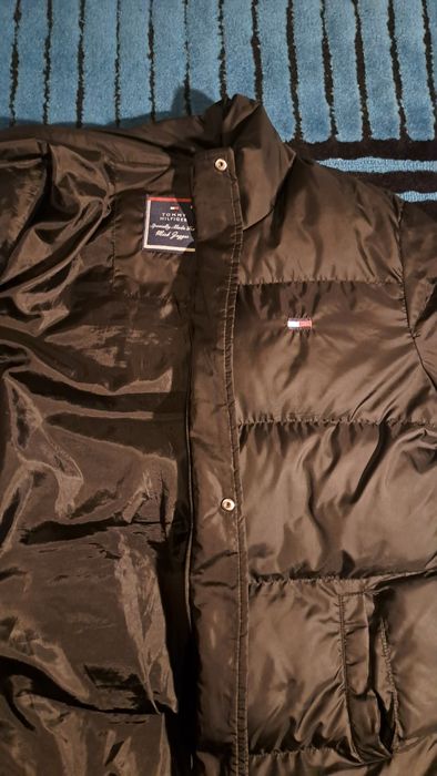 Vând geaca Tommy Hilfiger mărimea M