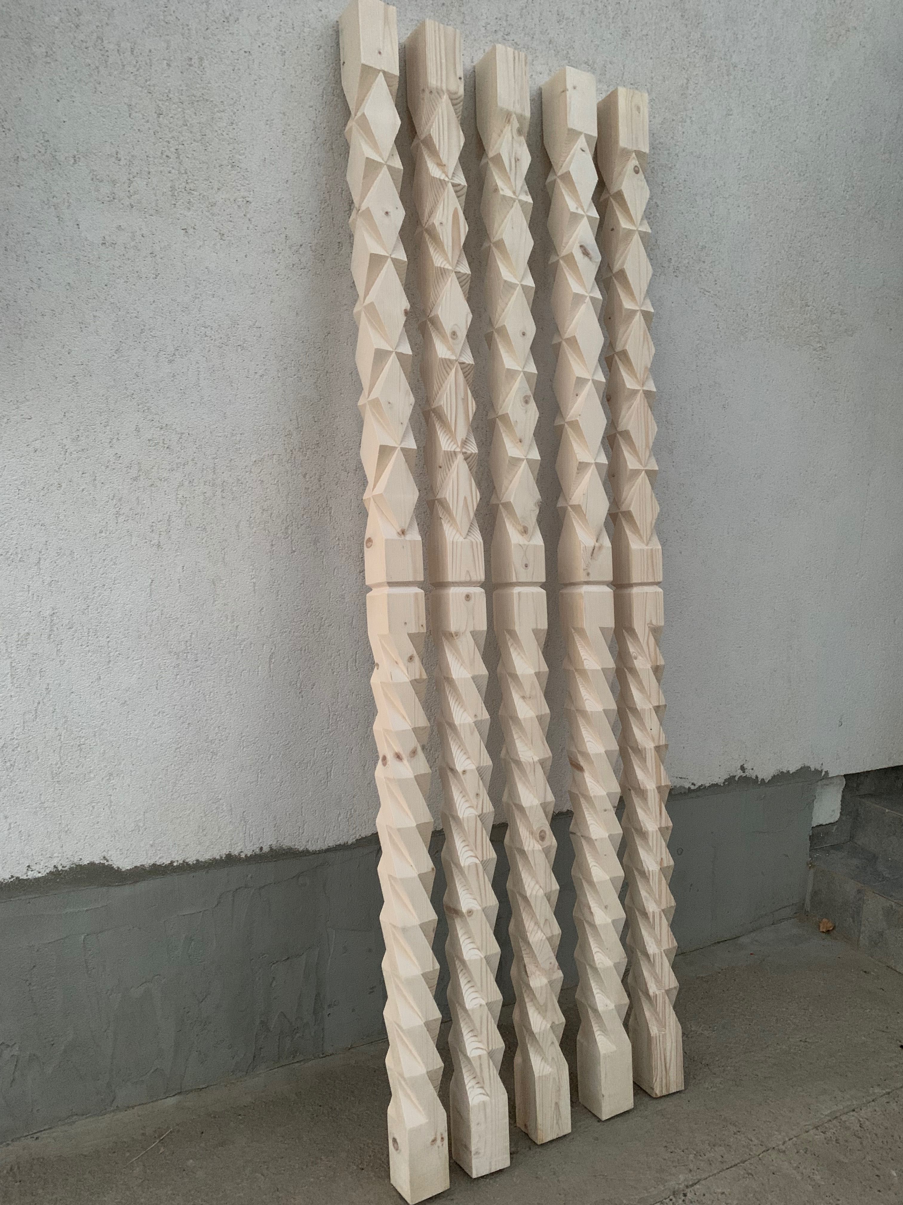 Stalpi sculptati lucrați manual, balustradă terasă foisor