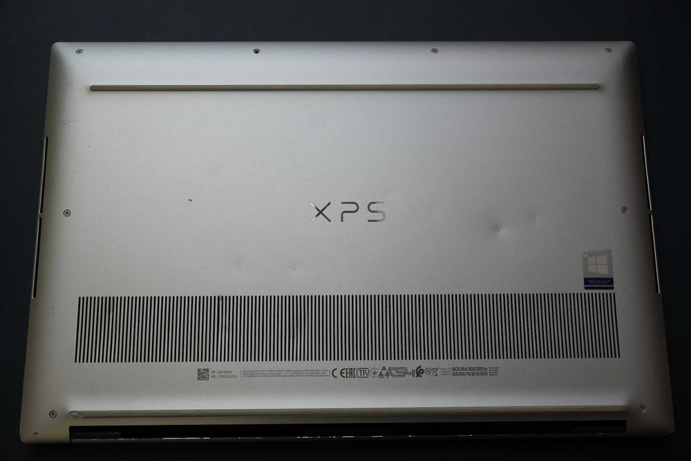 Продавам лаптоп Dell XPS 15 9500