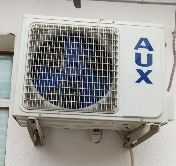 Aux 12 мотор простой не инвертор . состояние идеальное